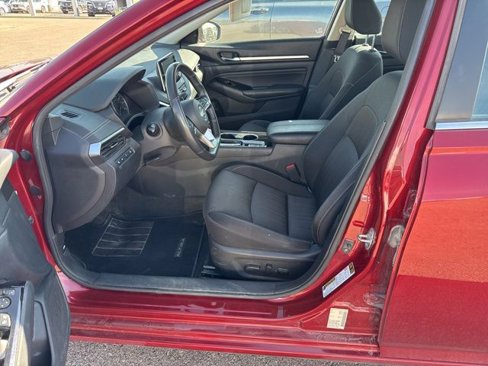 Used 2022 Nissan Altima 2.5 SV w/ SV Premium Package image 11