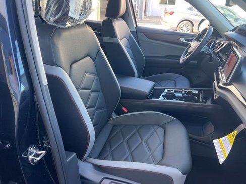 New 2025 Volkswagen Atlas Peak Edition SE image 36