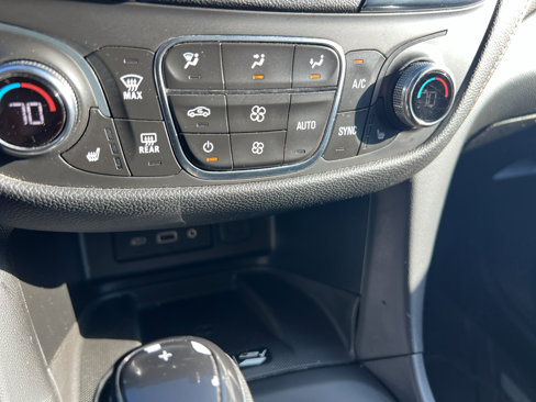 Used 2020 Chevrolet Equinox Premier image 8