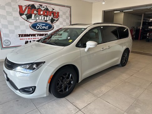 Used 2020 Chrysler Pacifica Limited image 1