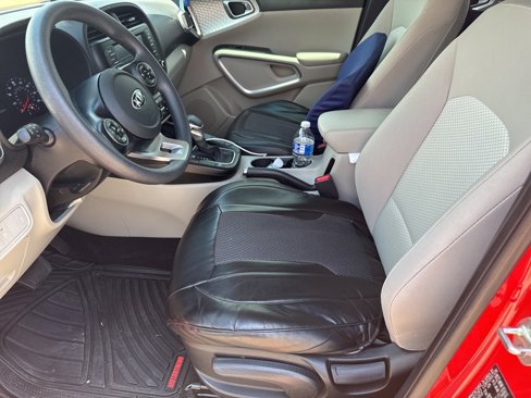 Used 2021 Kia Soul LX image 9