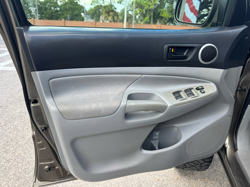 Used 2011 Toyota Tacoma PreRunner image 21