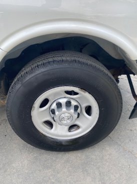 Used 2017 Chevrolet Express 3500 image 26