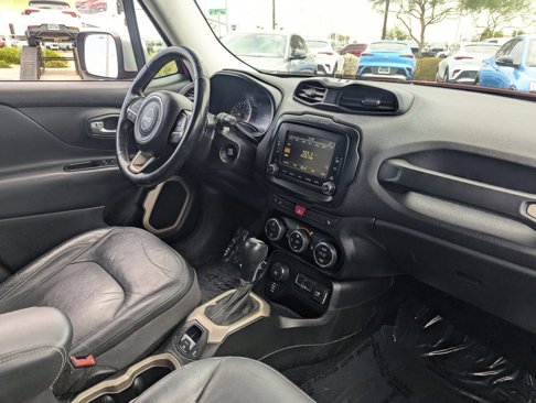 Used 2016 Jeep Renegade Limited image 12