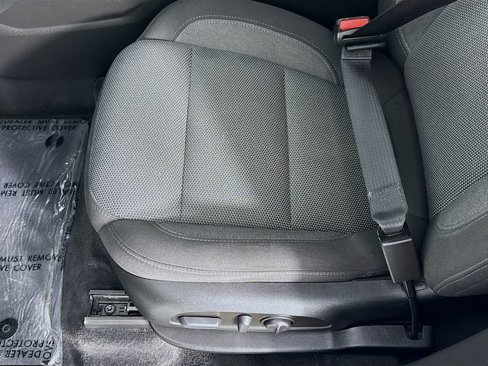 Used 2023 Chevrolet Traverse LT image 18