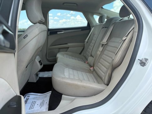 Used 2017 Ford Fusion SE image 10