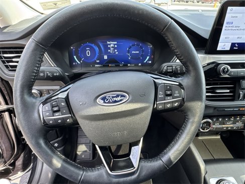 Used 2021 Ford Escape Titanium w/ Class II Trailer Tow Package image 13