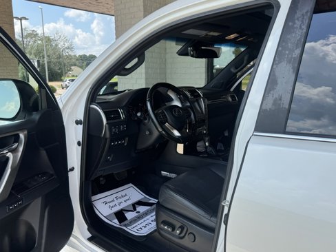 Used 2020 Lexus GX 460 Luxury image 2