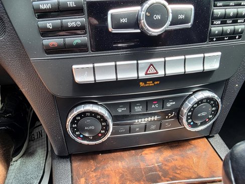 Used 2012 Mercedes-Benz C 250 Sport image 17