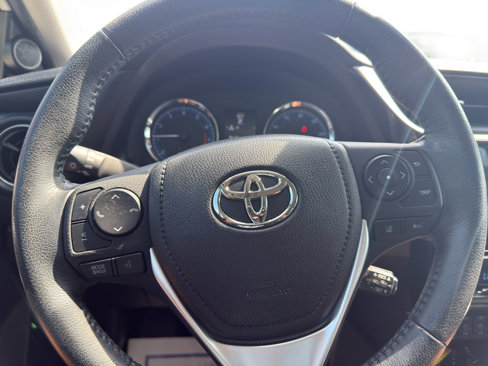 Used 2019 Toyota Corolla XLE image 9