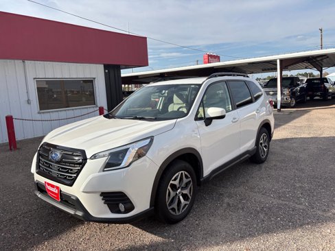 Used 2022 Subaru Forester Premium image 1
