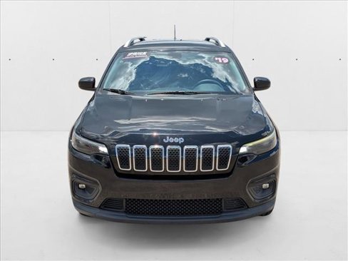 Used 2019 Jeep Cherokee Latitude w/ Popular Appearance Group image 2