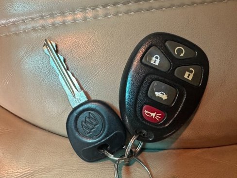 Used 2008 Buick Lucerne CXL w/ Driver Confidence Package image 35