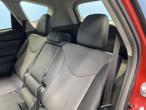 Used 2013 Toyota Prius V image 23