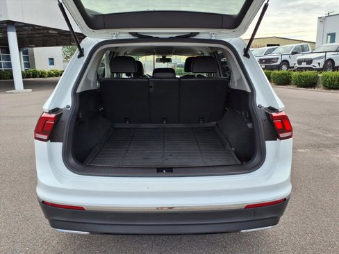 Used 2021 Volkswagen Tiguan SE image 6