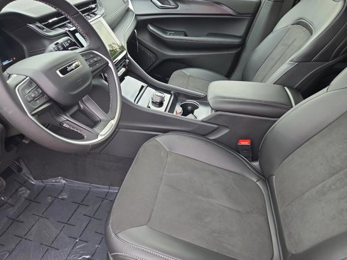 New 2025 Jeep Grand Cherokee L Altitude image 33