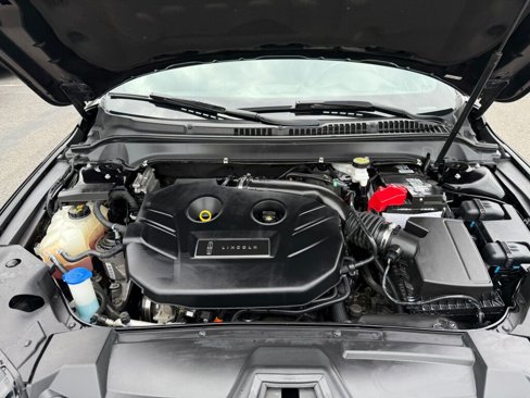 Used 2020 Lincoln MKZ image 34