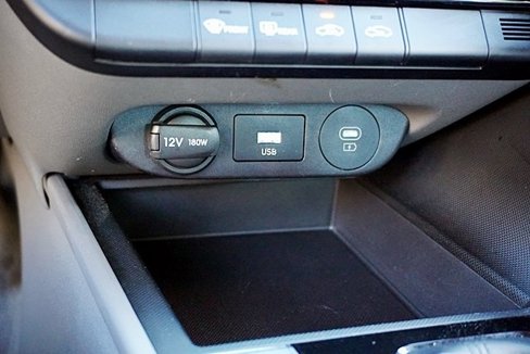 Certified 2024 Hyundai Elantra SEL image 29