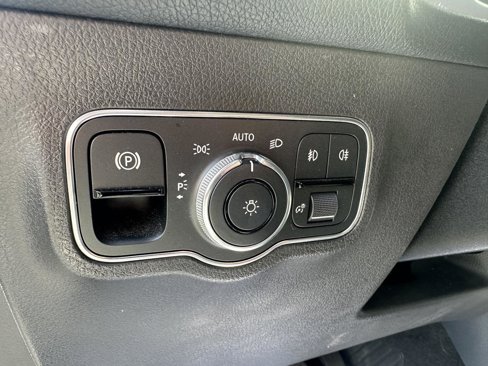 Used 2021 Mercedes-Benz GLB 250 4MATIC image 12