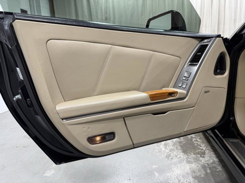 Used 2007 Cadillac XLR image 12