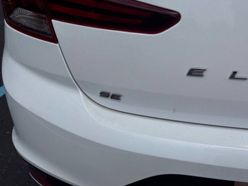 Used 2020 Hyundai Elantra SE image 22