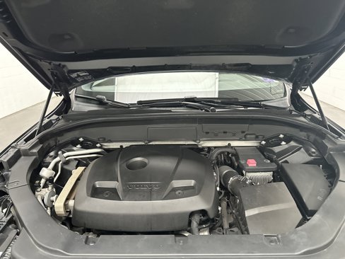 Used 2018 Volvo XC60 T5 Momentum w/ Convenience Package image 45