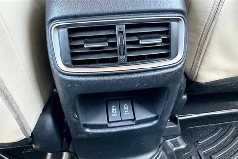 Used 2018 Honda CR-V Touring image 10
