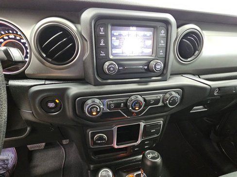 Used 2018 Jeep Wrangler Unlimited Sport image 12