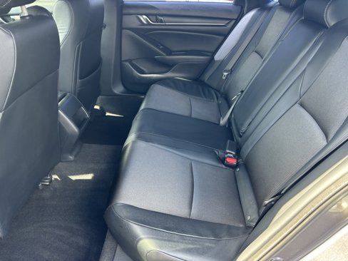 Used 2018 Honda Accord Sport image 20