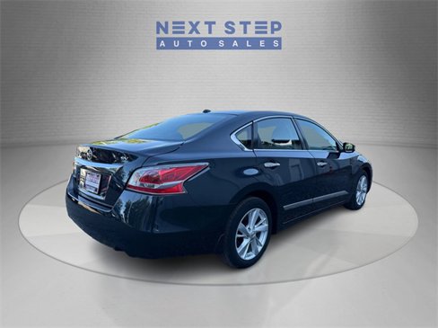 Used 2015 Nissan Altima 2.5 SV w/ Convenience Package image 8
