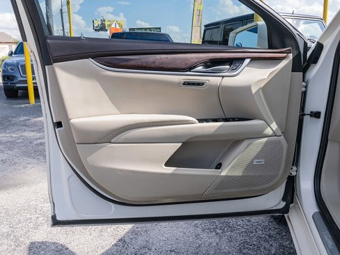 Used 2014 Cadillac XTS Luxury w/ Driver Awareness Package image 10