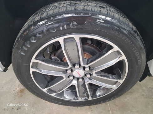 Used 2017 GMC Acadia Denali image 11