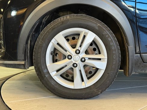 Used 2021 Nissan Kicks S image 23