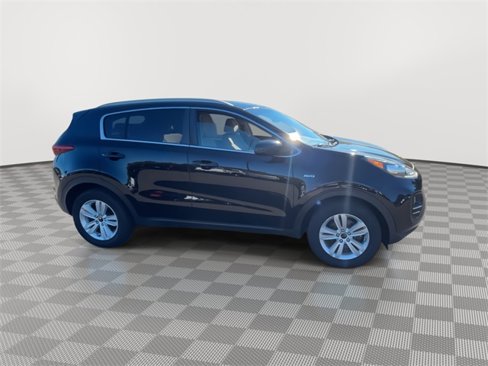 Used 2018 Kia Sportage LX w/ LX Popular Package image 2