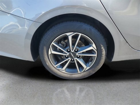 Used 2024 Kia Forte LXS image 5