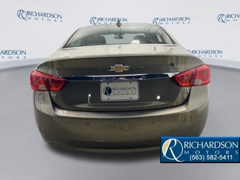 Used 2017 Chevrolet Impala LT w/ Convenience Package image 4