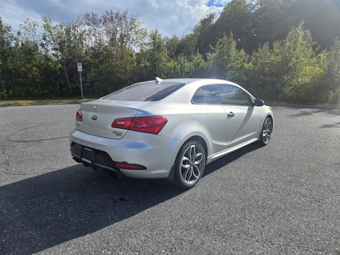 Used 2015 Kia Forte Koup SX w/ SX Premium Package image 2