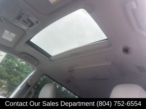 Used 2014 Toyota Sienna XLE image 32