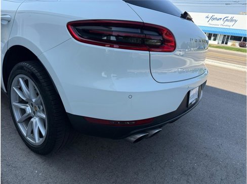 Used 2017 Porsche Macan S image 45