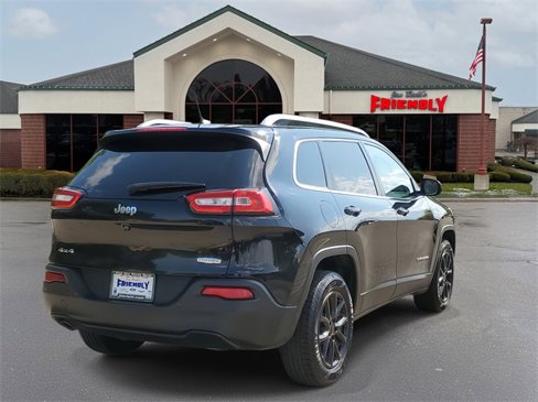 Used 2018 Jeep Cherokee Latitude w/ Safety Group image 4