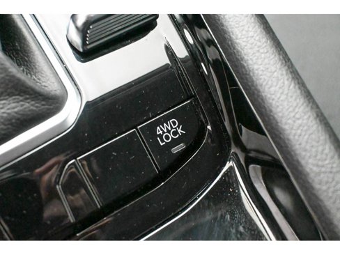 Used 2022 Jeep Compass Limited image 40