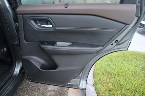 Used 2023 Nissan Rogue SV w/ SV Premium Package image 43
