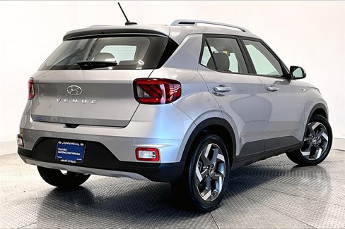 Certified 2023 Hyundai Venue SEL image 2