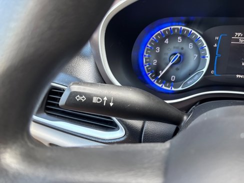 Used 2017 Chrysler Pacifica LX image 27