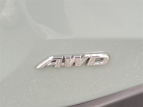 Used 2022 Toyota RAV4 XLE Premium image 17