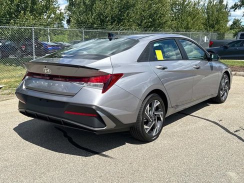 New 2025 Hyundai Elantra Sport image 5