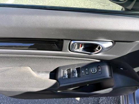 Certified 2022 Honda Civic EX image 12