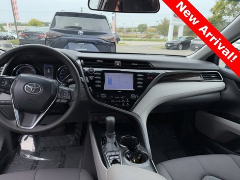 Used 2020 Toyota Camry LE image 8