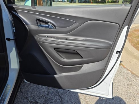 Used 2019 Buick Encore Essence w/ Experience Buick Package image 10