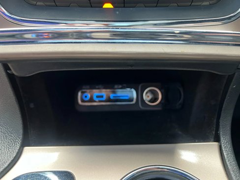 Used 2017 Jeep Grand Cherokee Overland w/ Jeep Active Safety Group image 21